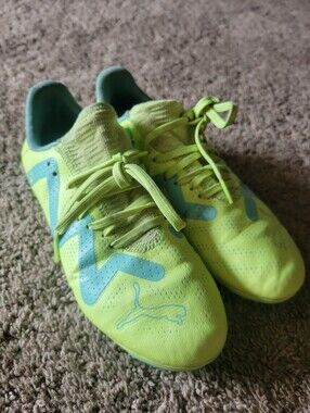 Puma Soccer Cleats Youth Size 4.5 Used